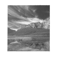 Cirrus Wolken über dem Wasservogelsee, Banff