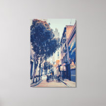 City Alleyway mit Café