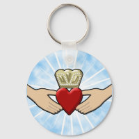 Claddagh Graphic mit rotem Herzen