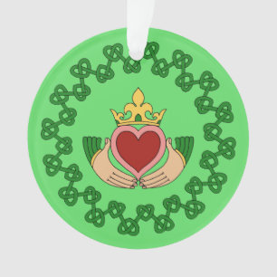 Claddagh und grüne Knüpfarbeit Ornament