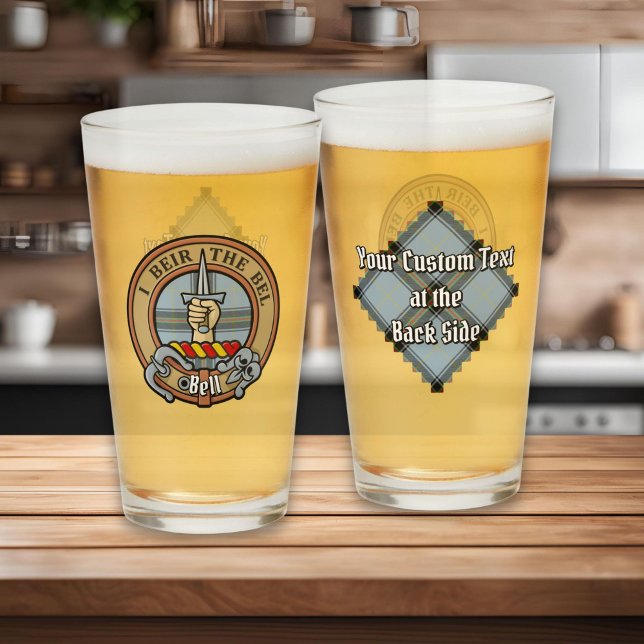 Clan Bell Wappen über Tartan Glas (Von Creator hochgeladen)