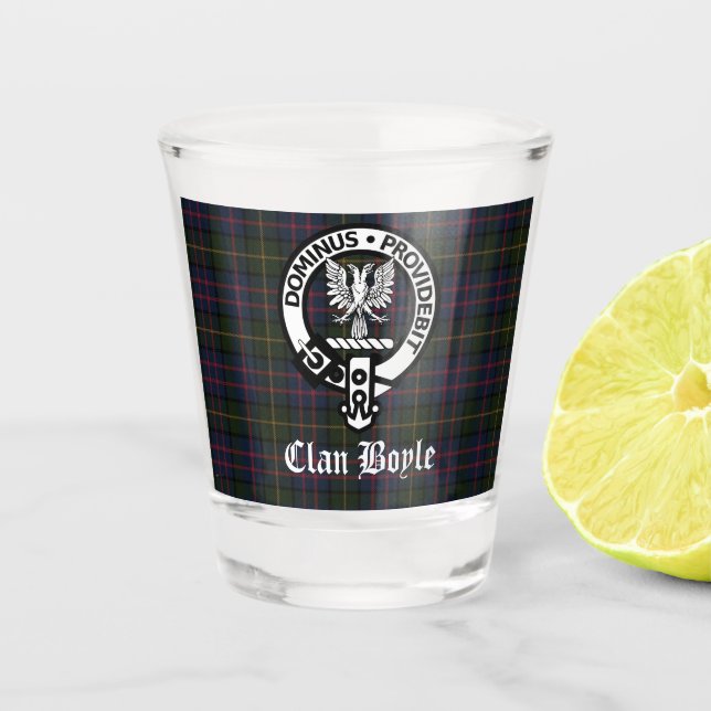Clan Boyle Wappen Abzeichen & Tartan Schnapsglas (Vorderseite)