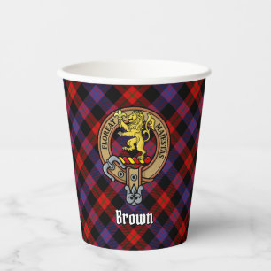 Clan Brown Wappen über Tartan Pappbecher