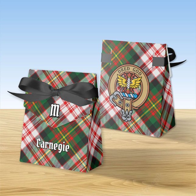 Clan Carnegie Wappen über Dress Tartan Geschenkschachtel (Von Creator hochgeladen)