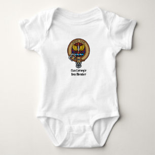 Clan Carnegie Wappen über Tartan Baby Strampler