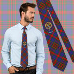 Clan Carnegie Wappen über Tartan Krawatte<br><div class="desc">Clan Carnegie Wappen Abzeichen umgeben von einem Gurt und Schnalle über Tartan Hintergrund. Eigener Text.</div>