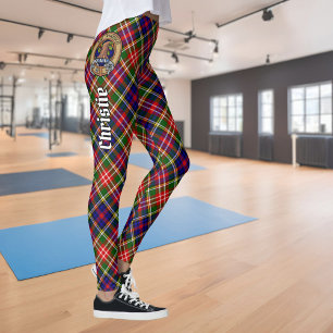 Clan Christie-Wappen über Tartan Leggings