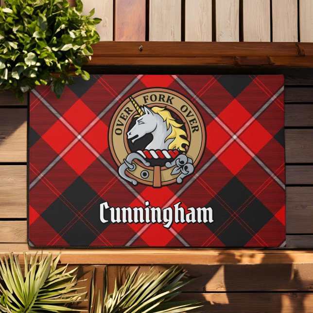 Clan Cunningham Wappen über Tartan Fußmatte (Von Creator hochgeladen)