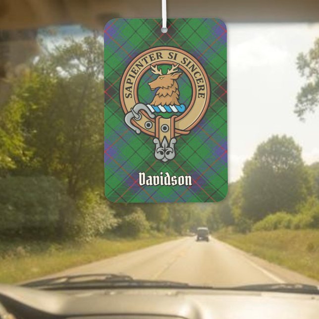 Clan Davidson Wappen über Tartan Autolufterfrischer (Von Creator hochgeladen)