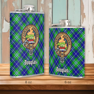 Clan Douglas Wappen über Tartan Flachmann