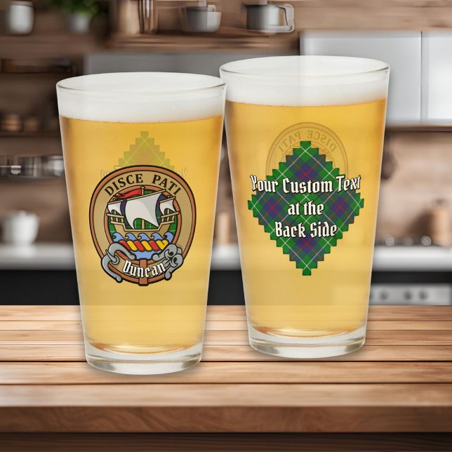Clan Duncan Crest over Tartan Glas (Von Creator hochgeladen)
