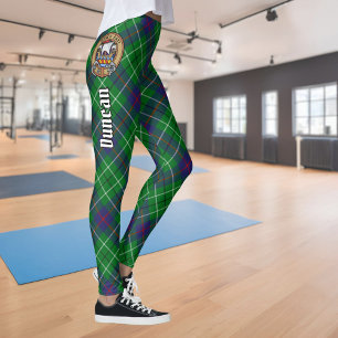 Clan Duncan-Wappen über Tartan Leggings
