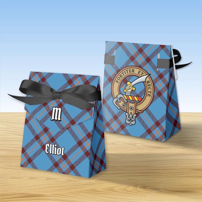 Clan Elliot Wappen über antikes Tartan Geschenkschachtel (Von Creator hochgeladen)