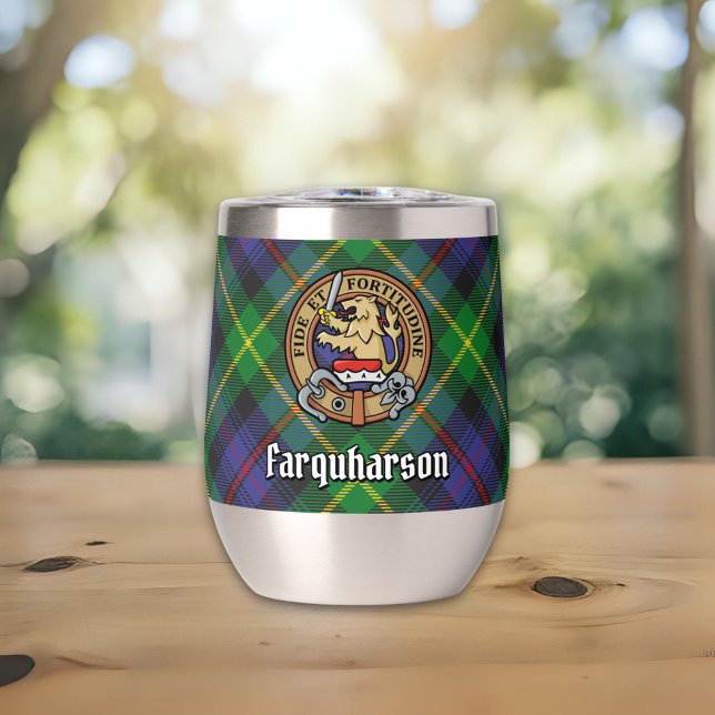 Clan Farquharson Wappen über Tartan (Von Creator hochgeladen)