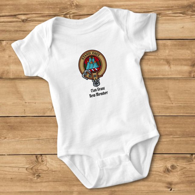 Clan Grant-Wappen über Tartan Baby Strampler (Von Creator hochgeladen)