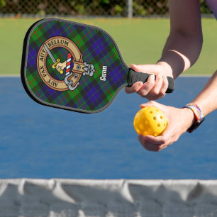Clan Gunn-Wappen über Tartan-Schlüsselanhänger Pickleball Schläger