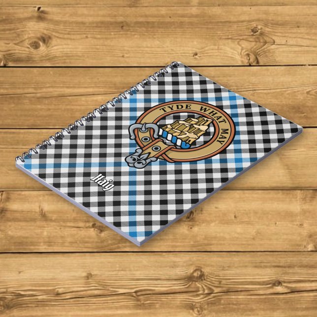Clan Haig-Wappen über Check-Tartan Notizblock (Von Creator hochgeladen)