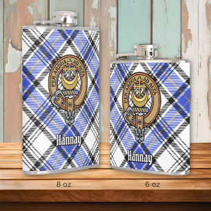 Clan Hannay Wappen über Tartan Flachmann