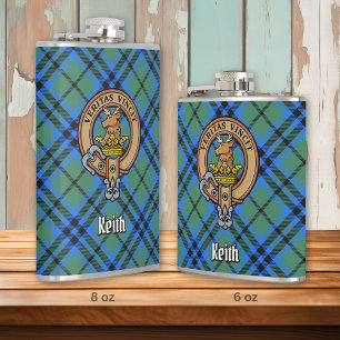 Clan Keith Wappen über Tartan Flachmann