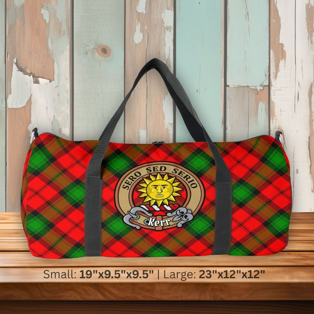 Clan Kerr Wappen über Tartan Duffle Bag (Von Creator hochgeladen)