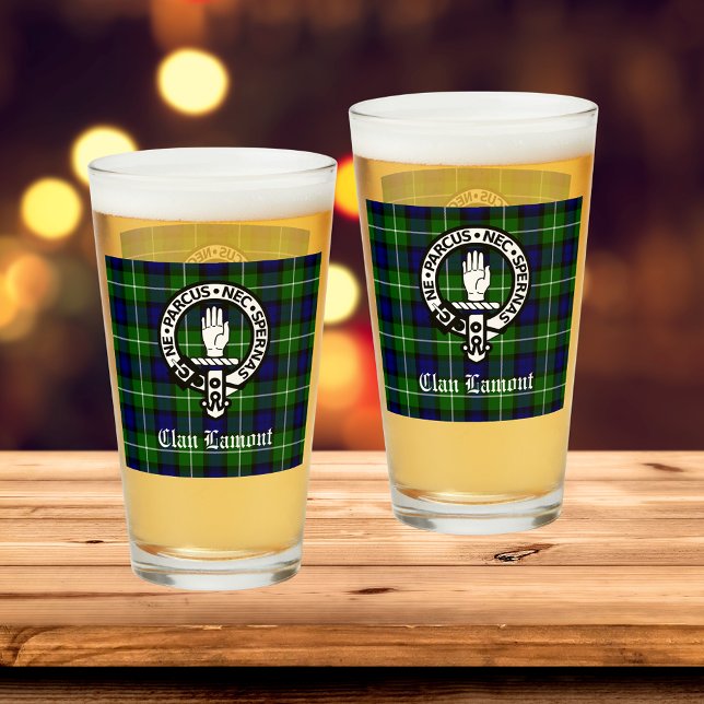 Clan Lamont Wappen Abzeichen und Tartan Glas (Check out the entire collection of Clan Lamont gifts & gear!)