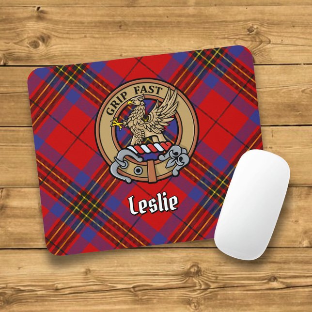 Clan Leslie Wappen über Red Tartan Mousepad (Von Creator hochgeladen)