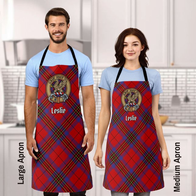 Clan Leslie Wappen über Red Tartan Schürze (Von Creator hochgeladen)