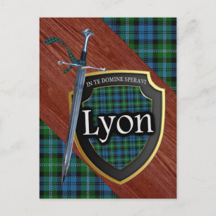 Clan Lyon Tartan Sword & Shield Postkarte