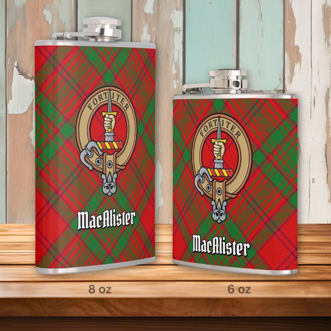 Clan MacAlister von Glenbarr Wappen über Tartan Flachmann (Von Creator hochgeladen)