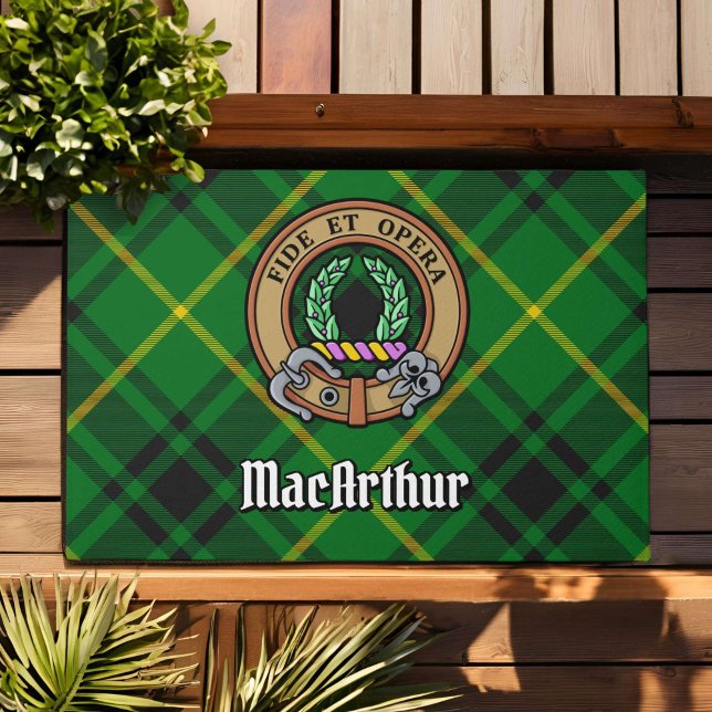 Clan MacArthur Wappen über Tartan Fußmatte (Von Creator hochgeladen)
