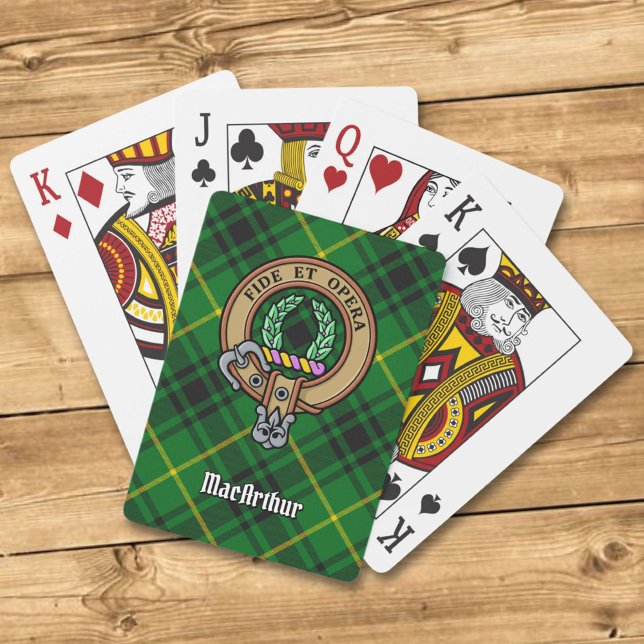 Clan MacArthur Wappen über Tartan Spielkarten (Von Creator hochgeladen)