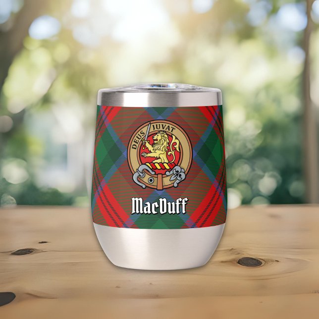 Clan MacDuff Wappen über Tartan (Von Creator hochgeladen)