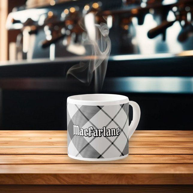 Clan MacFarlane Black and White Tartan Espressotasse (Von Creator hochgeladen)