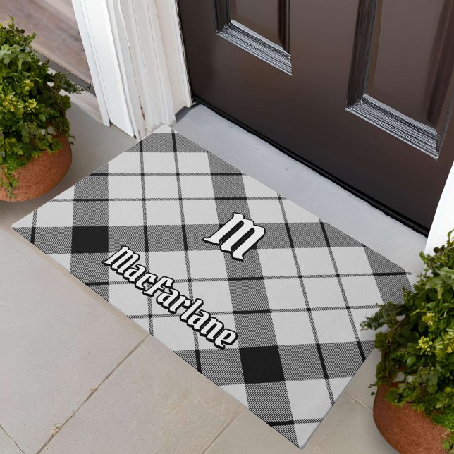 Clan MacFarlane Black and White Tartan Fußmatte (Von Creator hochgeladen)