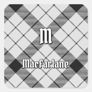Clan MacFarlane Black and White Tartan Quadratischer Aufkleber