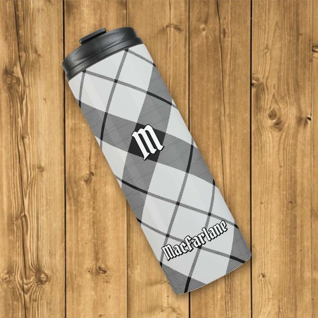 Clan MacFarlane Black and White Tartan Thermosbecher (Von Creator hochgeladen)