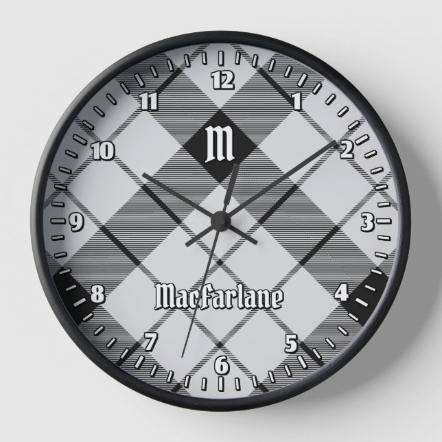 Clan MacFarlane Black and White Tartan Uhr (Vorderseite)