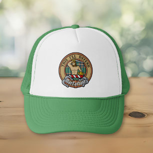 Clan MacFarlane Wappen über antikes Jagdtartan Truckerkappe