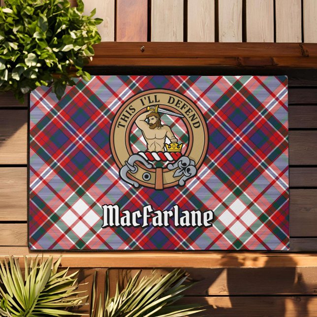 Clan MacFarlane Wappen über Dress Tartan Fußmatte (Von Creator hochgeladen)