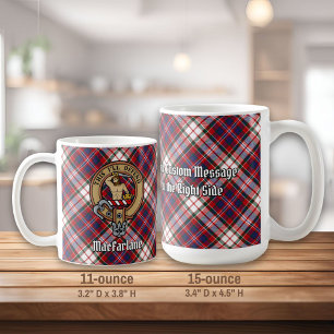 Clan MacFarlane Wappen über Dress Tartan Kaffeetasse