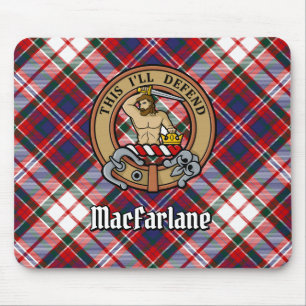 Clan MacFarlane Wappen über Dress Tartan Mousepad