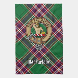 Clan MacFarlane Wappen über Modern Hunting Tartan Geschirrtuch