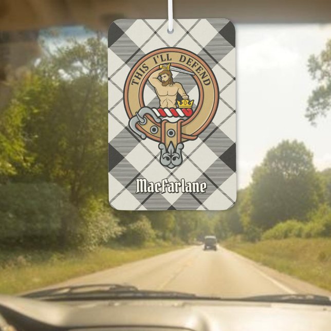 Clan MacFarlane Wappen über Schwarz-Weiß-Tartan Autolufterfrischer (Von Creator hochgeladen)