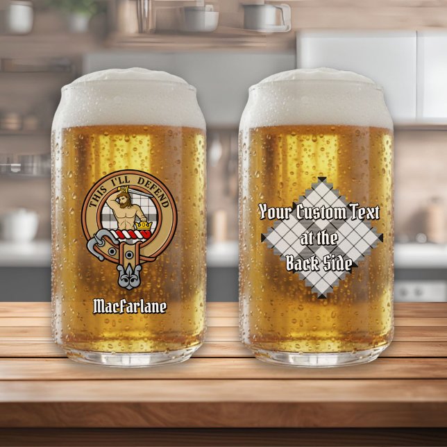 Clan MacFarlane Wappen über Schwarz-Weiß-Tartan Dosenglas (Von Creator hochgeladen)