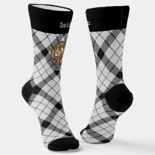 Clan MacFarlane Wappen über Schwarz-Weiß-Tartan Socken