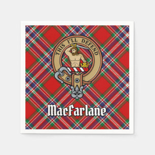 Clan MacFarlane Wappen über Tartan Serviette