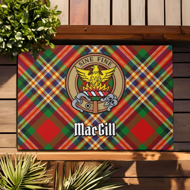 Clan MacGill Wappen über Tartan Fußmatte (Von Creator hochgeladen)