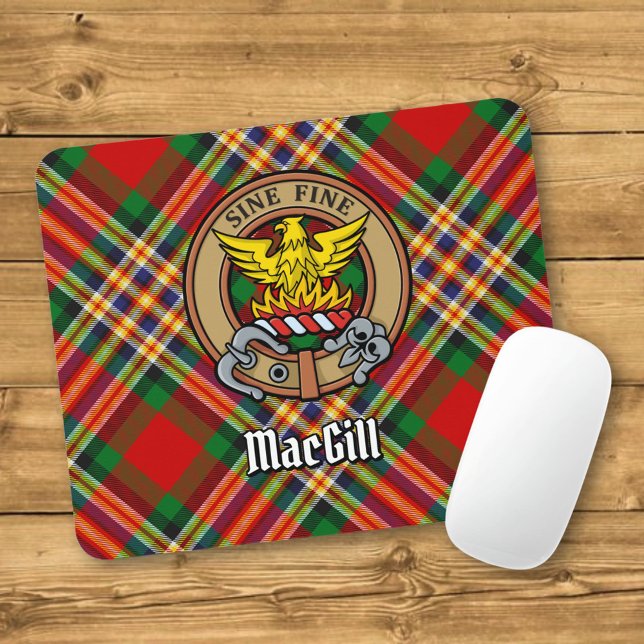 Clan MacGill Wappen über Tartan Mousepad (Von Creator hochgeladen)