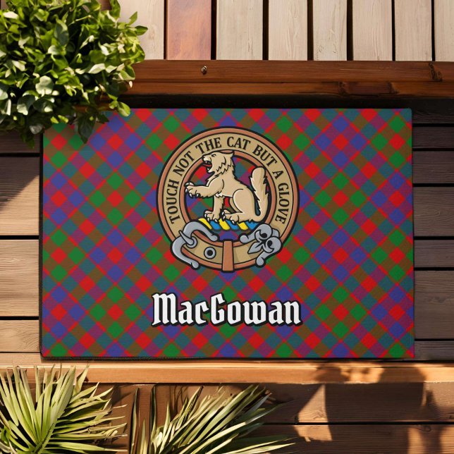 Clan MacGowan Wappen über Tartan Fußmatte (Von Creator hochgeladen)