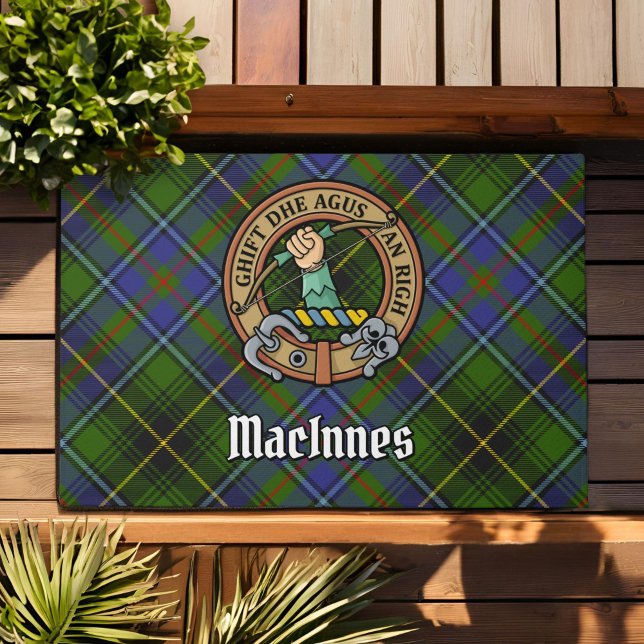 Clan MacInnes Wappen über Tartan Fußmatte (Von Creator hochgeladen)